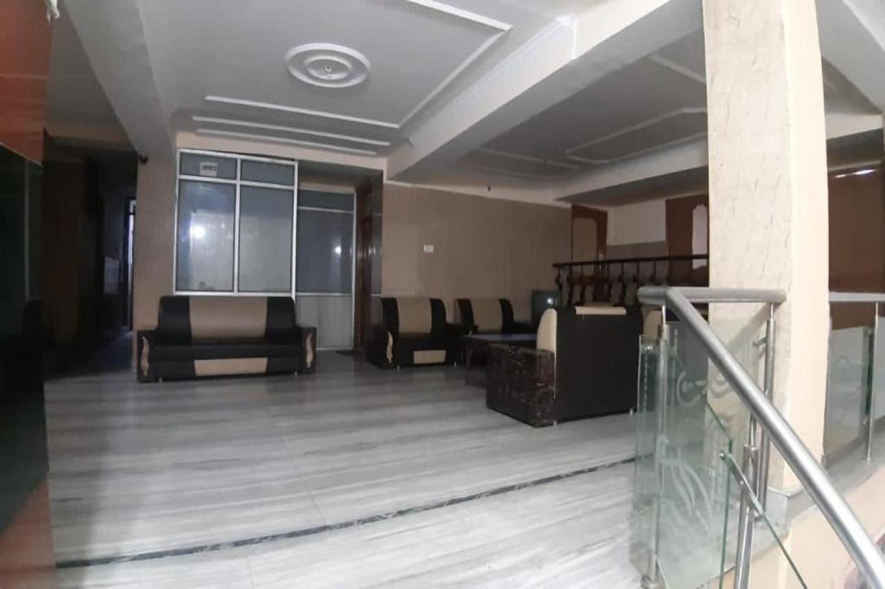 OYO 81211 Hotel Janta Katra (Jammu and Kashmir) Exterior foto